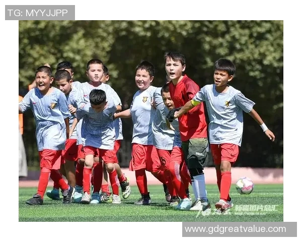 宝中足球：探索青少年足球发展的新机遇与挑战